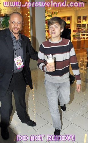  Dylan and Cole New Pics At MOM!!
