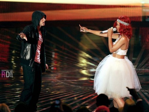  ऐमिनैम and Rihanna...