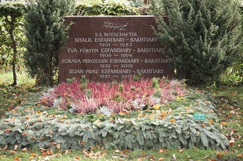  Grave of Soraya