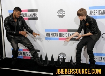  Justin and Usher in the AMA Press Room