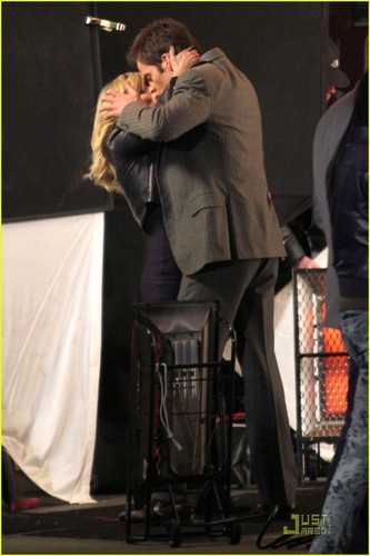  Reese Witherspoon & Chris Pine: 'War' Kiss