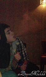  Sizzling Hot Zayn Smoking & Drinking Very Rare Pic :) x