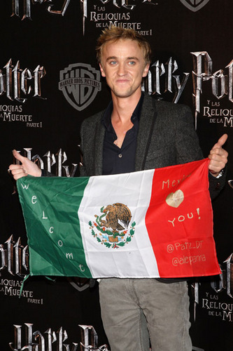  2010 November 18 - Mexico City Premiere
