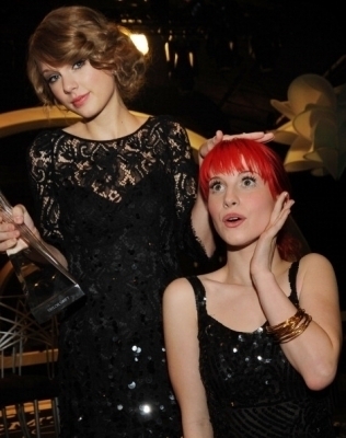 Hay and Tay and the 2010 CMT award 