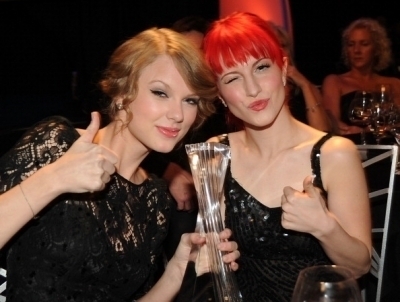  heu, hay and Tay and the 2010 CMT award