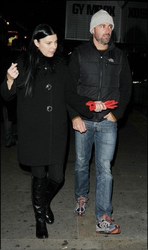  Matthew raposa and his wife in Londres on 21 November 2010.