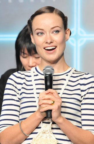  Olivia Wilde @ the 'Tron: Legacy' Press Conference in Tokyo, জাপান (HQ)