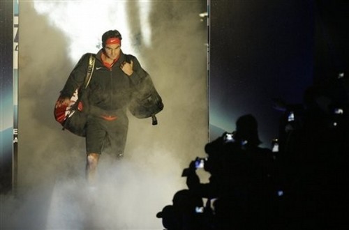  Roger Federer conquers Rafael Nadal to claim ATP Finals titre