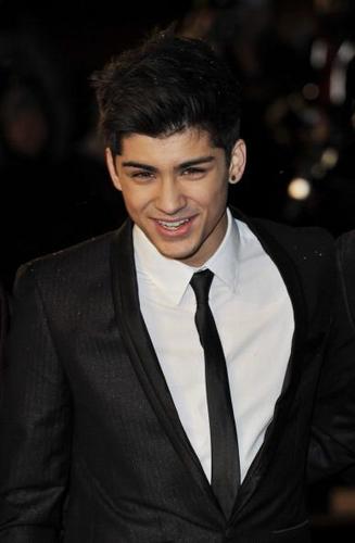  Sizzling Hot Zayn At The Premiere Of Narnia 2 (He Owns My coração & Always Will) Those Coco Eyes :) x