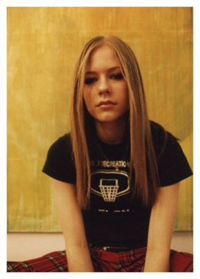  Young Avril fotografias