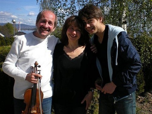  Alex and his parents! <3