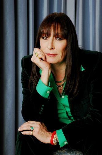 Anjelica Huston Fan Club | Fansite with photos, videos, and more