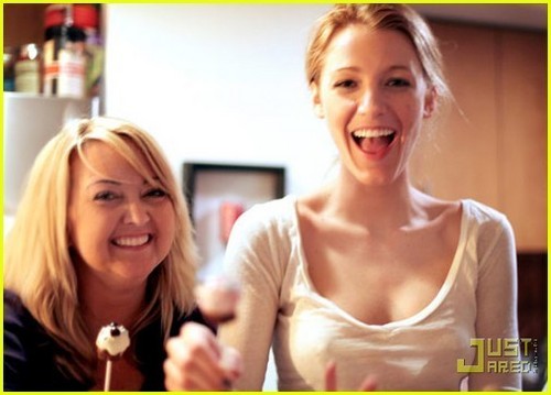  Blake Lively Cake Pop Party with Bakerella