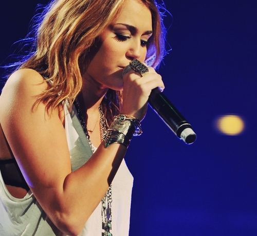 Miley in concert