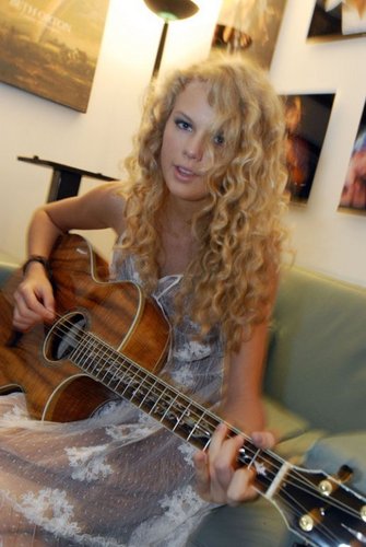  Taylor schnell, swift - Photoshoot #009: AOL Musik (2007)