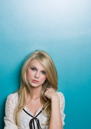  Taylor সত্বর - Photoshoot #016: US Weekly (2007)