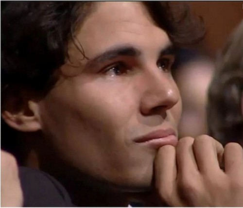  And why does she cry Rafa? Due to the end of Carlos's career, 또는 because the end of a relationship?
