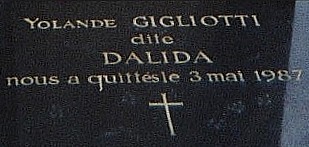  Dalida's grave