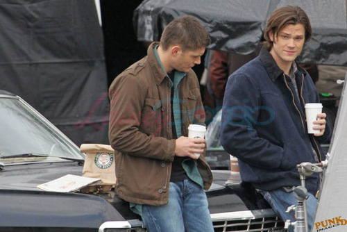  Jensen Ackles and Jared Padalecki shoot in Vancouver - 9 Dec.