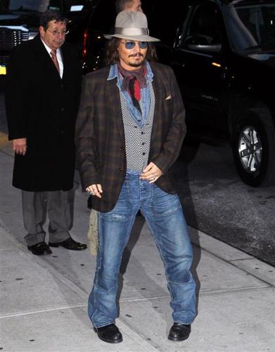  Johnny Depp At The 'Late दिखाना with David Letterman' - December 7