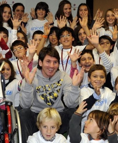  Lionel Messi for "Unicef" (9.12.2010)