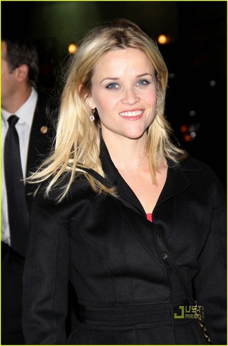  Reese Witherspoon Drops سے طرف کی 'Letterman'