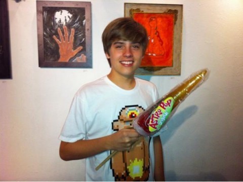  Dylan Sprouse pics at Meltdown Gallery!!