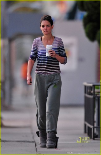  Katie Holmes Shows Her Stripes