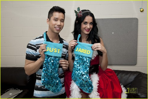  Katy Perry Brings Holiday Spirit to Y100 Jingle Ball