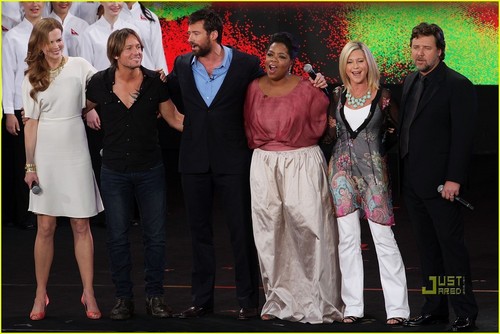  Keith, Nicole, Hugh, Olivia,and Russell شامل میں Oprah in Australia