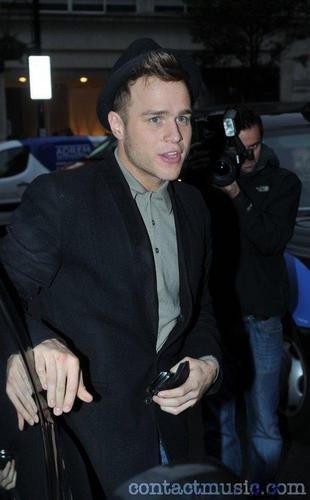  Olly Murs Outside The Bbc Radio One Studios.