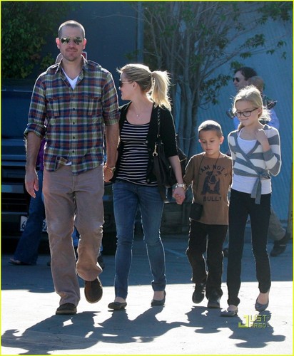  Reese Witherspoon: Church with Ava, Deacon and Jim Toth!