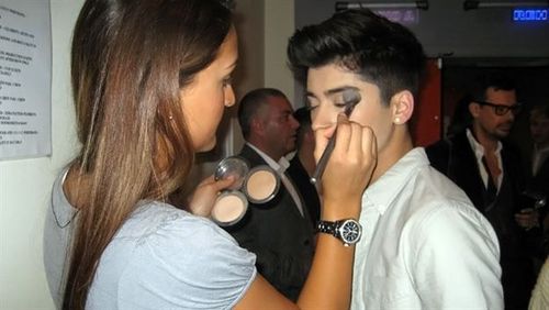  Sizzling Hot Zayn Getting Ready For The Final (He Owns My moyo & Always Will) :) x