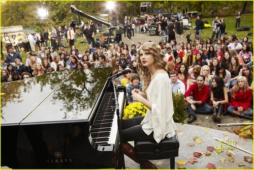  Taylor Swift: Speak Now Thanksgiving concierto Special