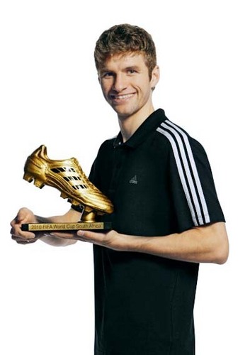  Thomas and his golden shoe