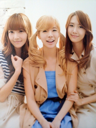  jessica,sunny,yoona-Girls' Generation Calendar 2011