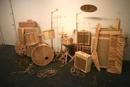  A wooden drum/guitar ser