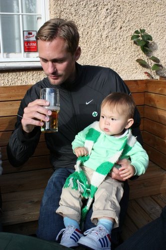  Alex in Sweden with a tiny theekopje human