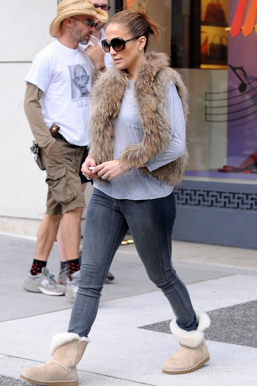 Jennifer Leaving the Hermes boutique in Beverly Hills 12/16/10 ...