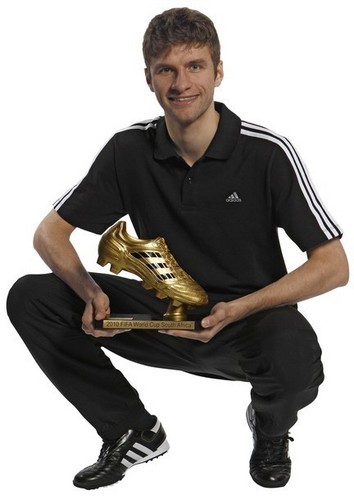  Thomas and his golden shoe