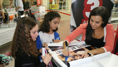  Dance Academy Signing thé arbre Plaza, Adelaide