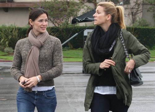  Jen out for lunch with a friend in Brentwood 12/18/10