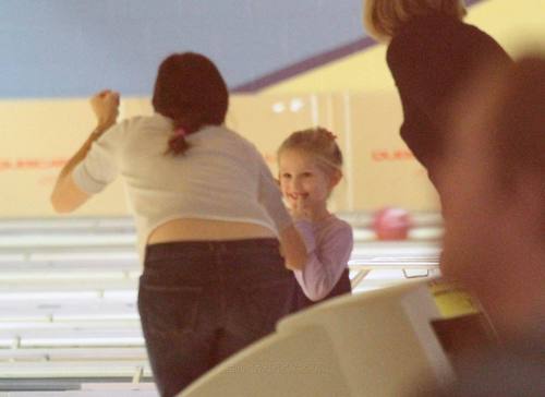  Jennifer Garner: Bowling with 제비꽃, 바이올렛 & Seraphina!