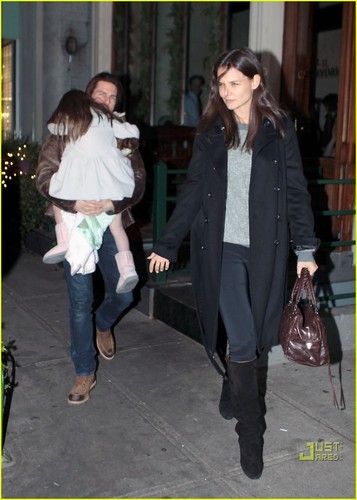  Katie Holmes & Tom Cruise: Night out with Suri!