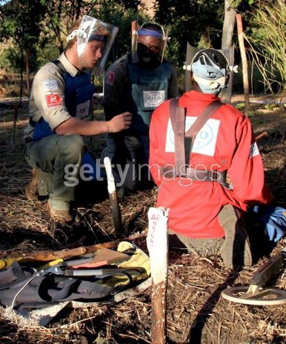 Prince Harry In Mozambique Visits Minefields Cleared par The HALO Trust