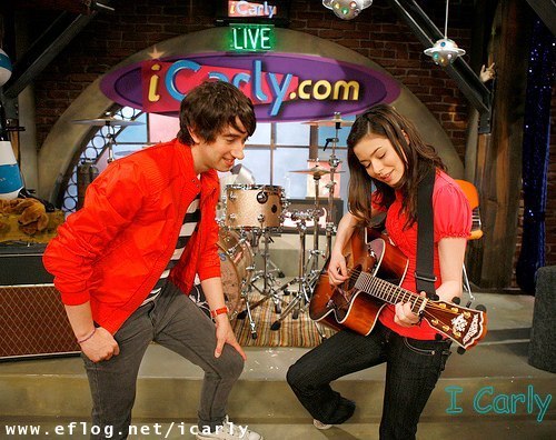  iCarly and the Plain White T's