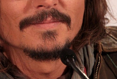  the lips of an 앤젤 Johny Depp