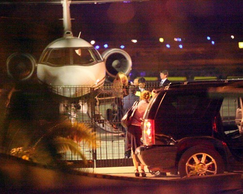  Britney arriving @ Mexico