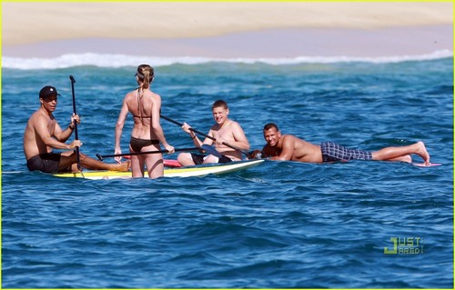 Cameron Diaz: Paddle Surfing in Mexico!