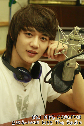  Choi Minho at radio station